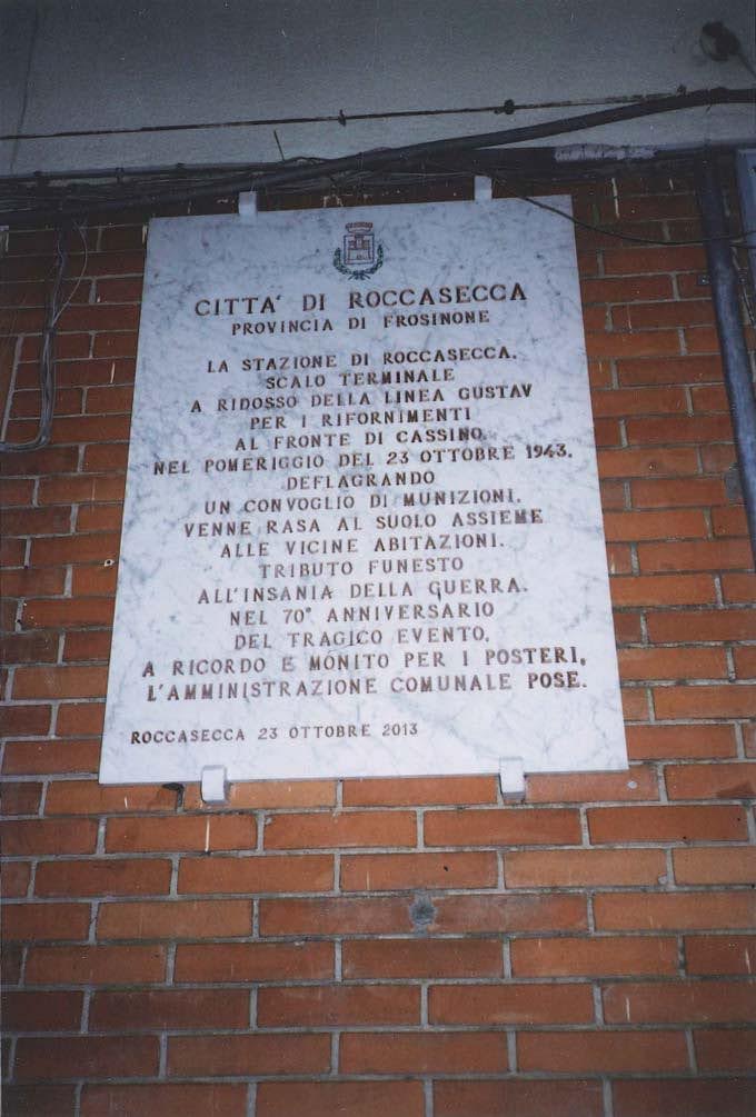 Stazione di Roccasecca, targa commemorativa
