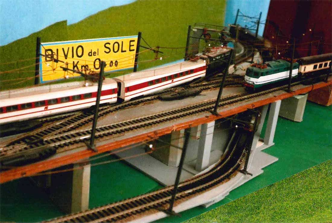 Plastico incrocio ferroviario "Bivio del Sole"